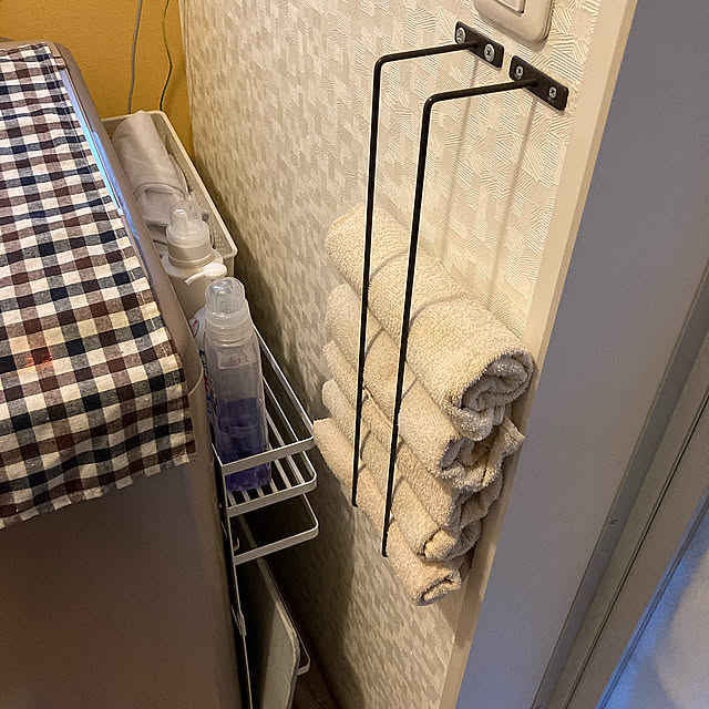 Bathroom,タオルラックDIY,タオルラック,隙間活用,100均,セリア,ナチュラルインテリア,ナチュラル雑貨,マイホーム,暮らしを楽しむ,子どもと暮らす,丁寧な暮らし,日々のこと,おうち時間,暮らしを整える,Instagram→ayako.anko,背伸びしない暮らし,目隠しアイデア anko.hibuの部屋