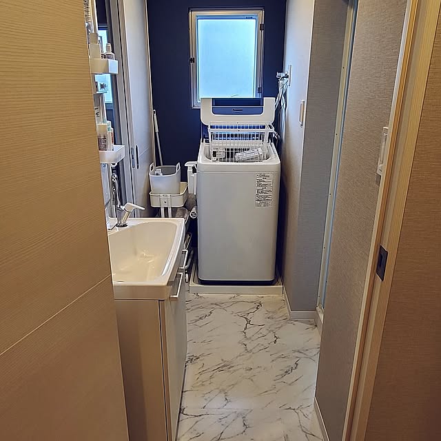 Bathroom,香りのある暮らし,一人暮らし,団地,いいね、フォローに感謝です✨,お邪魔できなくてごめんなさい,サンゲツ,フロアタイル,アクセントクロス,2023.7.15,リノベーション monの部屋