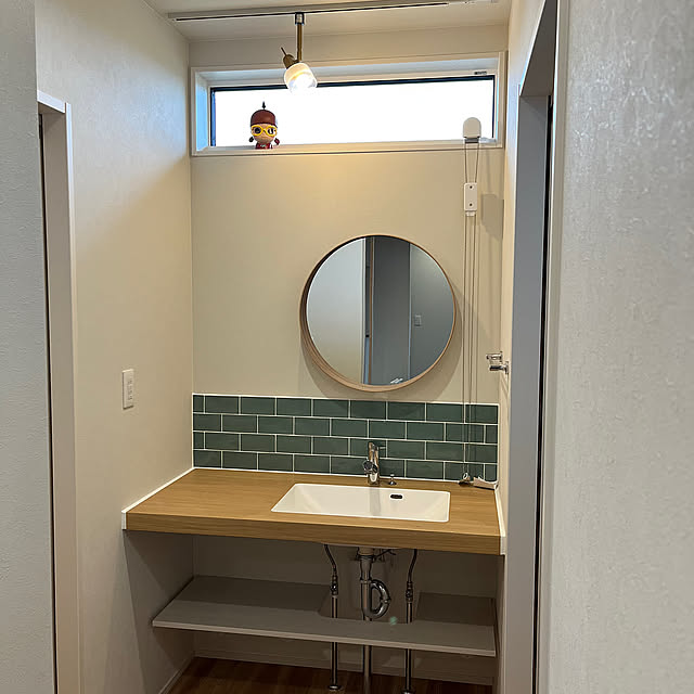 aica,６０,ストックホルム,インターフォルム,スポットライト,ダクトレール,ライト照明,アイカ スタイリッシュカウンター,アイカ,鏡,ミラー,奈良美智,洗面所,照明,雑貨,IKEA,Bathroom tttbananaの部屋