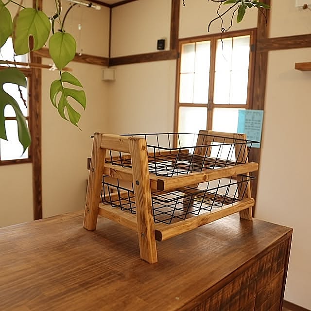 My Shelf,カフェ風,DIY,パイン材,ブライワックス,こどもと暮らす,ツールボックスDIY,杉板DIY好きです,ワトコオイル ミディアムウォルナット,パイン材シェルフ,ワイヤーバスケット,ワイヤーバスケットアレンジ,ワイヤーバスケットDIY ww.kirakuの部屋
