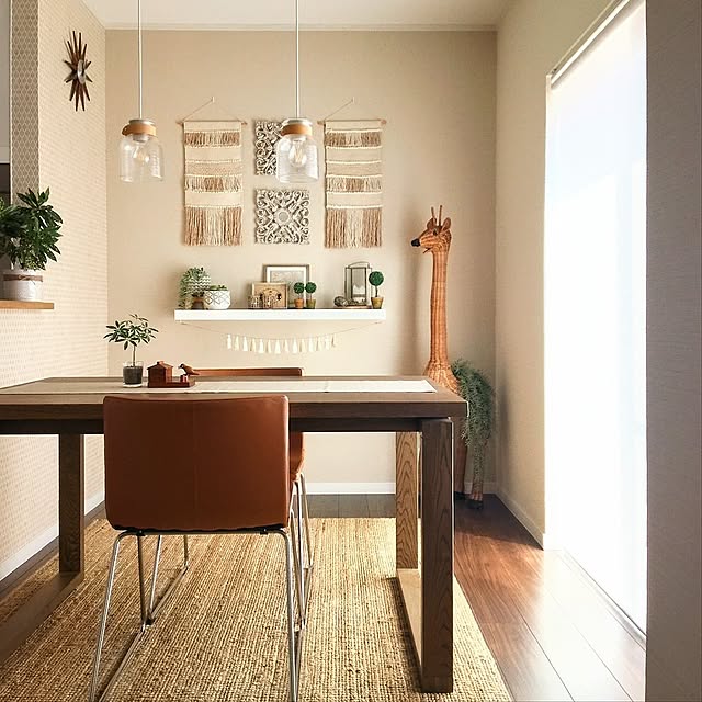 Lounge,ダイニング,ダイニングルーム,ダイニングテーブル,ベージュインテリア,ジュートラグ,5畳,ペンダントライト,モールビロンガ,ベージュの壁紙 boiboiの部屋