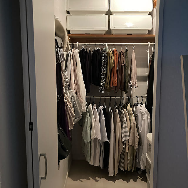 On Walls,クローゼットの中,クローゼット収納,クローゼット,ファミクロ収納,ファミクローゼット,ファミクロ,マイホーム,暮らしを楽しむ,丁寧な暮らし,日々のこと,おうち時間,暮らしを整える anko.hibuの部屋