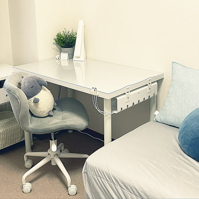 My Desk,娘のこだわり,配線整理,掃除が楽になるために,ごちゃごちゃさせない,ケーブルクリップ,携帯コード,娘部屋,使いやすさも重視,見た目スッキリ,充電ステーション,ケーブル収納,ケーブルトレー,吊り下げ収納 kawauso15の部屋