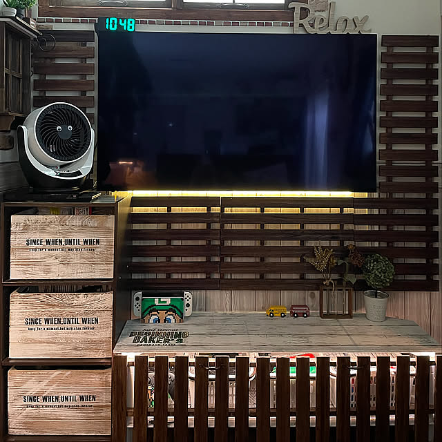 Nintendo switch,LEDテープ,間接照明のある暮らし,かんたん壁掛け,ウォールフィットテレビ,くらしスタイルシリーズ,ウェルビーイング,壁掛けテレビ,パナソニック,リメイク,4K有機EL TV,すのこリメイク,リメイクシート,Panasonic,カフェ風インテリアを目指して,On Walls tomoの部屋