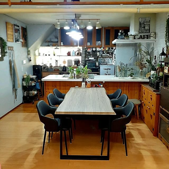 Kitchen,ご褒美アイテム,見てくれてありがとう♡,おうち時間,DIY,キッチン,ダイニングテーブル,壁紙屋本舗,グレージュの壁紙,6人掛けダイニングテーブル naoporonの部屋