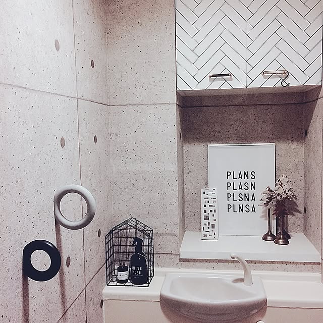 Bathroom,ヘリンボーン,DIY,クリスマス,コンクリート風壁紙,ホワイト,アクタス,ポスター,playtype,HAY,KAHLER,壁紙屋本舗 sawawaの部屋