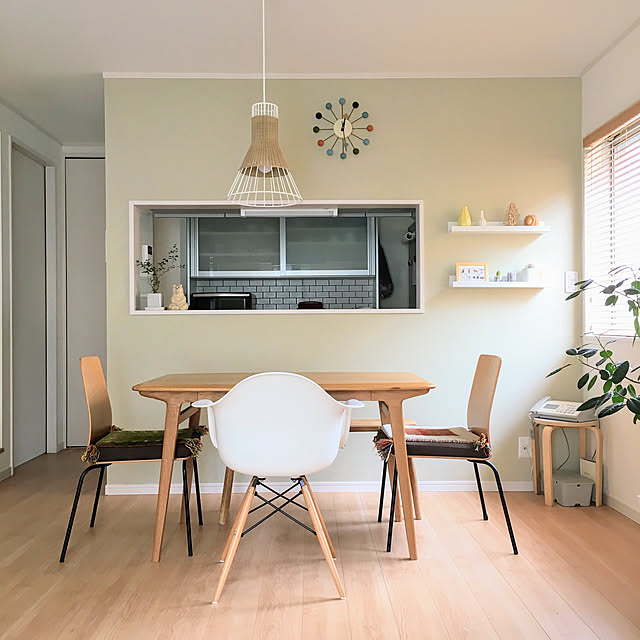 On Walls,ペンダントライト,IDEE,シンプルな暮らし,グリーンのある暮らし,北欧,建売住宅,ジョージネルソン時計 yorimichiの部屋