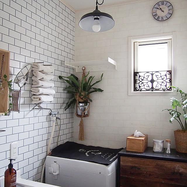 Bathroom,フェイクグリーン,RoomClip mag 掲載,タオルホルダー,タオル収納,鍋蓋オーガナイザー,IKEA,サニタリールーム,DIY,ホワイトタイル柄壁紙 Chiakiの部屋