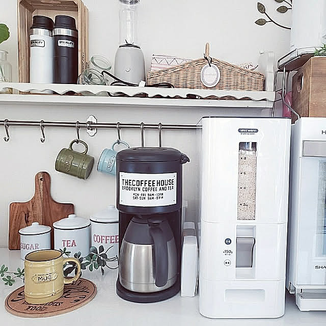 Kitchen,あけぞう企画,すごい影響力,米びつ,ライスストッカー,楽家事,楽に家事したい,ナチュラルキッチン,コーヒーメーカー,キッチンカウンター,大家族,大家族の暮らし,スタンレー水筒,ディスプレイ棚,引きpicは前にあります～ puritan_rの部屋