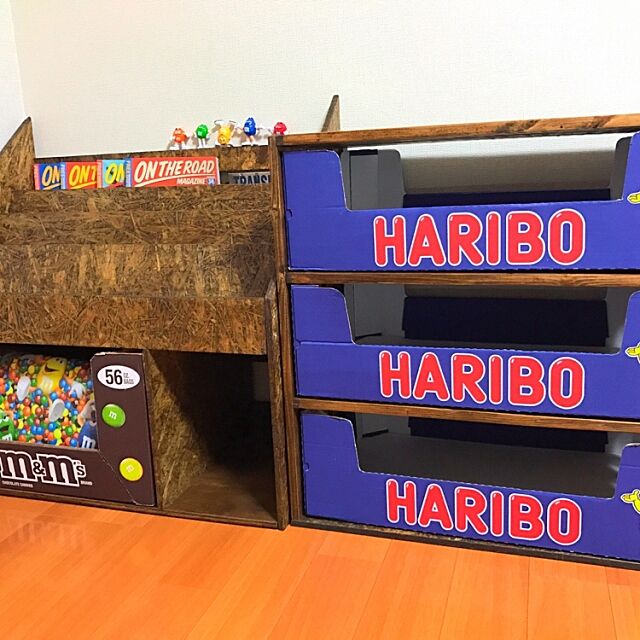 My Shelf,アメリカンポップ,アメリカン雑貨,本棚 手作り,m&m's,HARIBO,コストコ空き箱,DIY Chihiroの部屋