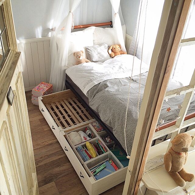 スッキリ快適なベッドルームを目指して 寝室の収納術 Roomclip Mag 暮らしとインテリアのwebマガジン