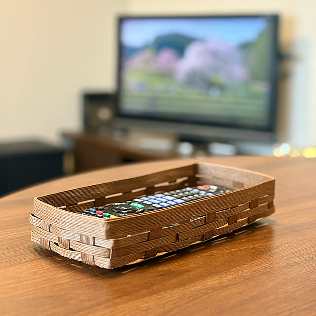 My Desk,ダイニング,ダイソー,ハンドメイド,かご,ペーパークラフト,リモコン収納,ハンドメイド初心者,ペーパークラフトバンド,ハンドメイド,マンション暮らし,ふたり暮らし,春のスタンプラリー参加中 up0524の部屋