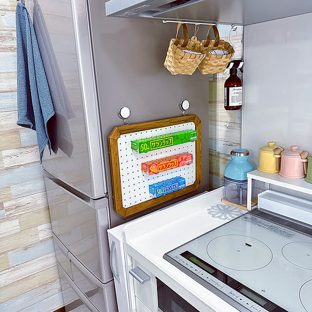 Kitchen,サランラップ収納,サランラップ,目線にあると便利な物,動線をスムーズに,動線を考えた収納,有孔ボード収納,有孔ボード,niko and ...,niko and…,フックはダイソー,パンチングボード活用,パンチングボード収納,パンチングボード,吊り下げ収納,RCの出会いに感謝♡,RCの皆さまに感謝♡,キッチン収納,キッチン,おこもりキッチン,見せる収納 miyuの部屋
