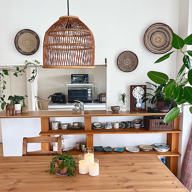 ポトス水挿し,イララバスケット,アフリカンバスケット,キモサボ,ヤギちゃん,スイカぺぺ,フック,グリーンのある暮らし,LEDキャンドル,ペペロミアデッピアナ,フィカスベンガレンシス,ふりこ時計,中古マンション,ラタンのランプシェード,築17年,作家さんの器,ナチュラルアフリカン,マンション暮らし,子供のいる暮らし,猫のいる暮らし,植物園化したい,Kitchen,なんかグリーンが足らん,洗練されてないキッチン ochoriの部屋