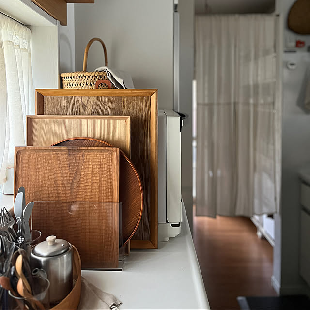 ナチュラルインテリア,北欧インテリア,自然素材が好き,おうちカフェ,カトラリースタンド,クチポール,小沢賢一さんのトレイ,カッティングボード,Kitchen siosai10の部屋