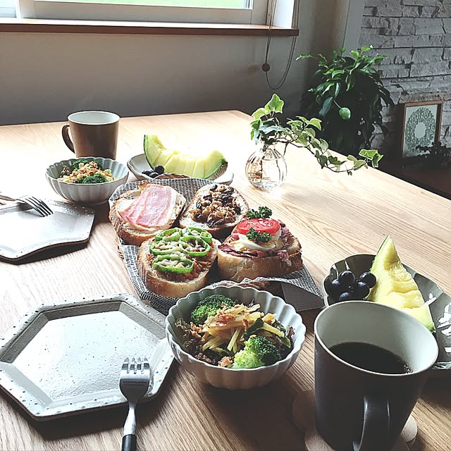 My Desk,手作りパン,ダイニングテーブル,朝食,うちカフェ,おうちカフェ,朝ごはん,朝の１枚,植物のある暮らし,バーズワーズシルクスクリーン,シンプルな暮らし,田舎暮らし,二階リビング,おうちごはん misakiの部屋