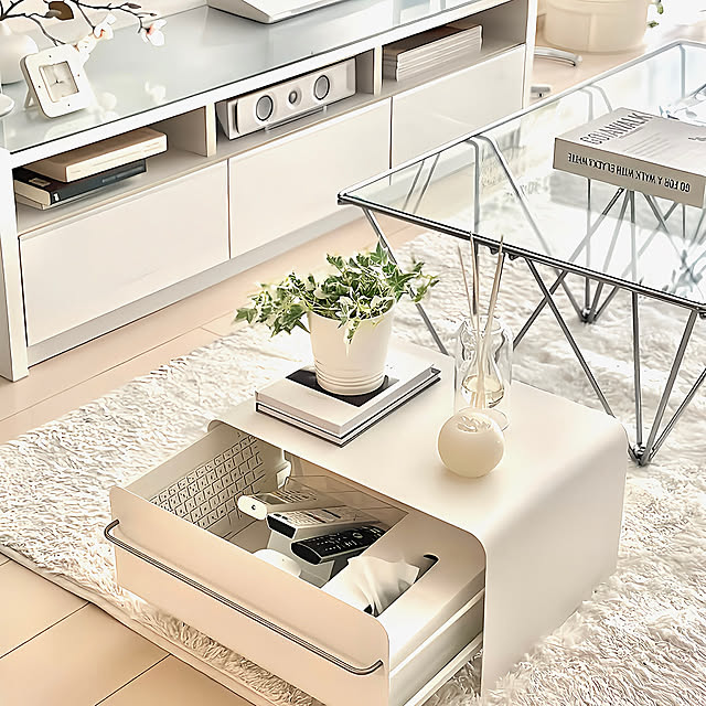 Lounge,UtaU ブレッドドロワー,リモコンの置き場所,ワンルーム,一人暮らし,ホワイトインテリア,シンプルインテリア,モノトーンインテリア,一人暮らしインテリア,インスタ→sns.insta SnSの部屋