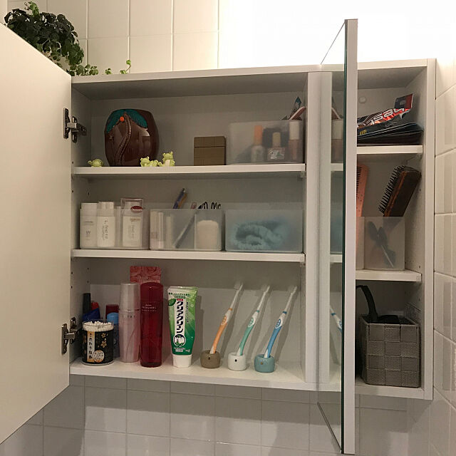 My Shelf,メイク道具収納,メイクボックス,ダイソーのBOX,無印良品,サンワカンパニーのミラーボックス,サンワカンパニー鏡 iduminの部屋