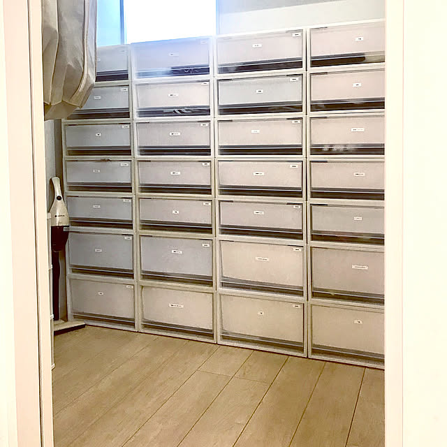 Bedroom,洋服収納,無印収納ケース,ラベリング,ウォークインクローゼット,ナチュラル,雑貨,無印,北欧,シンプル,ウッド,整理収納アドバイザー１級 hinatabokkoの部屋