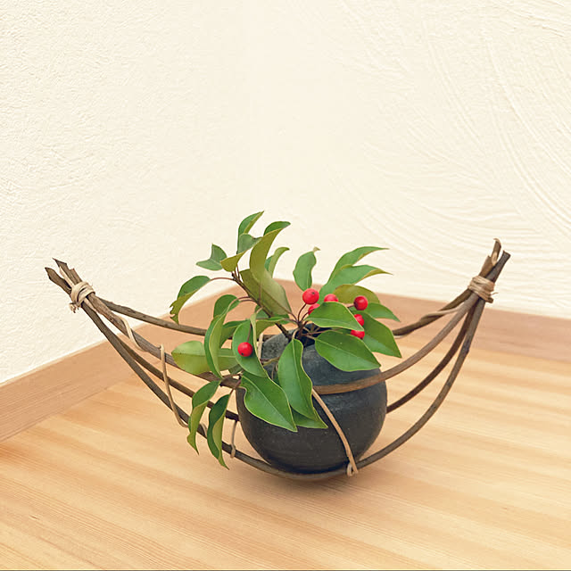 フラワーベース,信楽焼,RoomClipショッピング,環境に優しい暮らし,心地よい暮らし,暮らしの道具,自然素材の家,無垢の木の家,五感で癒される家,注文住宅,自然素材が好き,暮らしのなかのSDGs,杉の無垢材,吹き抜け,漆喰壁,無垢の家,本漆喰,無垢の木が好き,My Shelf sizen.sozaiga.sukiの部屋