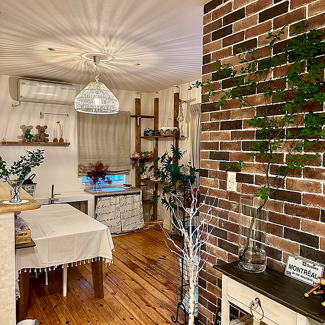 On Walls,植物のある暮らし,フラワーベース,アンティーク,DIY,カフェ風,いいね&フォローありがとうございます☆,みて頂きありがとうございます( ◡̈),ニトリ,雑貨,ハンドメイド,お気に入りの時計 tpmoppの部屋