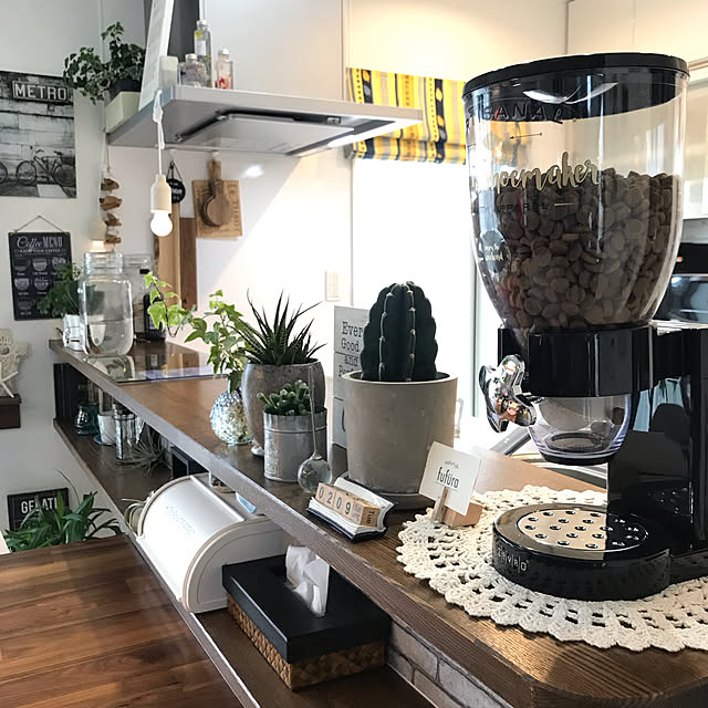 Kitchen,イベント参加中,いぬと暮らす,暮らしを楽しむ,ナチュラルも男前も好き,海外インテリアに憧れる,モダン,スタイリッシュな男前♡by YORIさん,アメリカンコッカースパニエル,ミックスインテリア,インスタ→saorin _choco,見てくれてありがとうございます♡,いつもいいねありがとうございます♡,reeちゃん手編みのドイリー♡,フードディスペンサー,綺麗目な男前！ Saorinの部屋