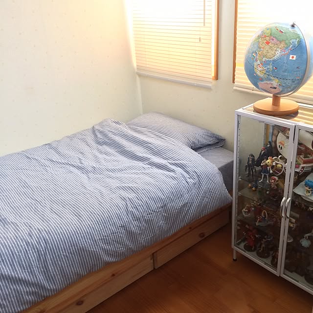 Bedroom,ニトリのブラインド,地球儀,無印良品のベッドカバー,無印良品 ベッド,子供部屋,買ってよかったモノ samanthakitchenの部屋