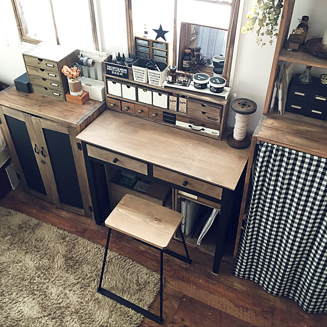 My Desk,セリア,机リメイクDIY,溶接DIY,椅子DIY,デスク,男前ナチュラル,いいねありがとうございます,窓枠DIY,棚DIY,素敵な出会いに感謝♡ akko1205の部屋