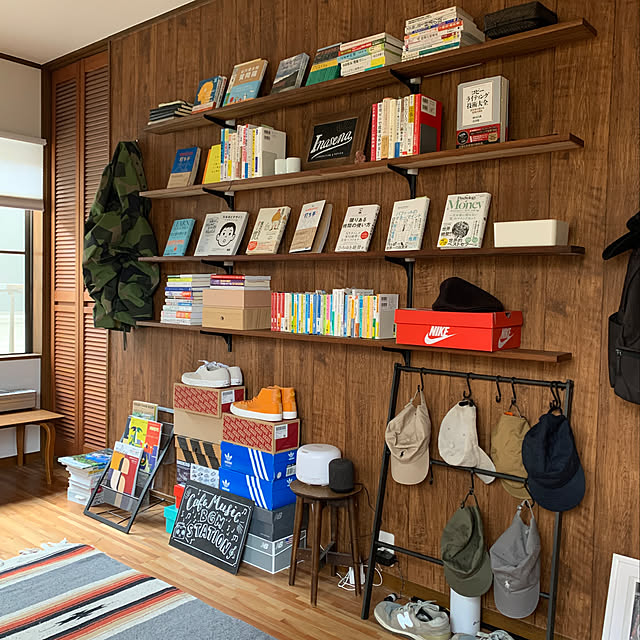 蔦屋書店,本屋さん風,仕事場,男前,IKEA,DIY,書斎,壁紙,壁紙屋本舗,キャップ収納,My Shelf Uの部屋