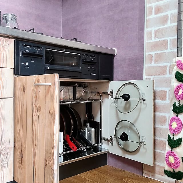 Kitchen,フック,セリア,透明粘着フック,ステンレスタオルバー,扉裏収納,再投稿,2023.6.9,鍋蓋収納,シリコンラップ miwaの部屋