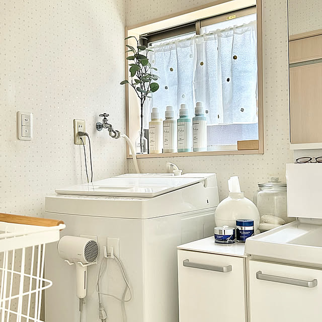 Bathroom,panasonicドライヤー,パーシャ,柔軟剤,P-sha,洗面所収納,洗面所,サニタリー収納,サニタリールーム,ドライヤー置き場,ドライヤーホルダー,ドライヤー収納,新生活,ナチュラルインテリア,白が好き,IGやってます,nissy,推しのいる生活,推し活,推し活でハッピーに,春のスタンプラリー参加中 mikaの部屋