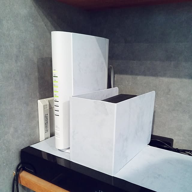 Lounge,グレー好き♡,田舎暮らし,無垢床,築40年,ミニマリストになりたい,住めば都,子供のいる暮らし,100均,テレビ周りの収納,代用アイデア,ブックスタンドリメイク,ルーター隠し hiiisanの部屋
