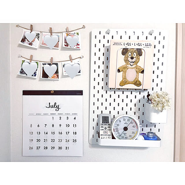 温度計,ウォール収納,壁飾り,写真,セリアのカレンダー,除湿,絵本,ルーティーン,IKEA,コメントありがとうございます♡,赤ちゃんのいる寝室,いいねありがとうございます,On Walls,湿度計 kaの部屋