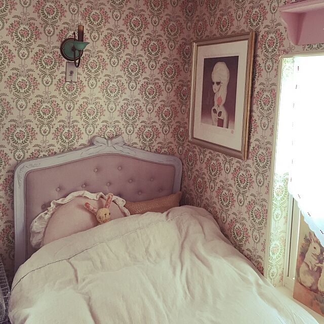 Bedroom,うさぎ♡,ロマンチック,シャビーな空間,シャビーフレンチ,シャビーシックに憧れて,ヴィンテージ壁紙,シャビーな雰囲気が好き,シャビー amelieの部屋