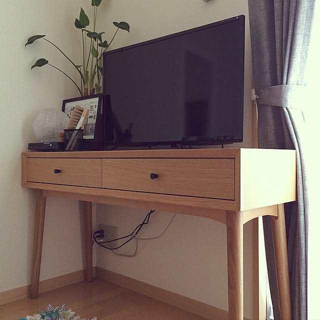 くわずいも,テーブルライト,テーブルランプ,ニトリ,コンソールテーブル,テレビ周り,テレビボード,ワンルーム,一人暮らし,シャーメゾン,ワンルーム 狭い,100均,Lounge amr.77.skyの部屋