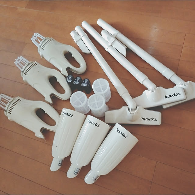 Overview,家電,ラク家事を叶える家電,大阪市内,男前,壁面収納,マキタの掃除機,マキタ掃除機,ホワイト,バッテリー式,コードレス掃除機,CL070DSH,秋色コーデ,充電３０分最短 h.works.yunoの部屋