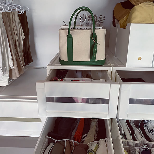 バッグ収納,衣装ケースリメイク,衣装ケース,Nオールワイド,ファイルケース 収納,ファイルケース活用法,ニトリ雑貨,ニトリ,実用的なディスプレイ,つかいやすい暮らしへ,押し入れ改造,押し入れ収納,押入れ収納,団地住まい,団地暮らし,団地,フィッツユニットケース,平安伸銅工業,わが家の押入れ収納,引き出し収納 norakuro.1972の部屋