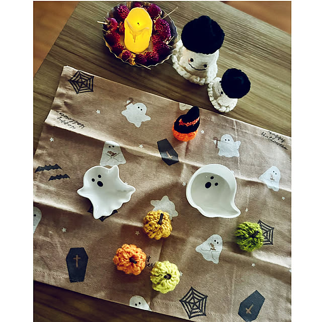My Desk,秋,秋色,キャンドゥ商品,RCの出会いに感謝♡,見てくれてありがとう♡,セリアキャンドルライト,ドライフラワー,千日紅ドライ,ディスプレイ,オブジェ,編みぐるみ,reeちゃんの編み編み♡,ハンドメイド,編み物,キャンドゥハロウィンランチョンマット,キャンドゥオバケ豆皿、豆鉢,キャンドゥ,ハロウィン CoCo0617の部屋