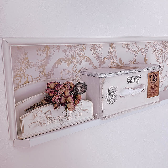 Bedroom,ニッチ,石膏モチーフ,デコパージュ,ハンドメイド,ティッシュボックス,ティッシュケース,IKEA,ベッドルーム,DIY,夏,ホワイトインテリア,シャビーシック,ランプシェード,アンティークレース,漆喰,腰壁,エレガント,海外風インテリア,ヨーロピアン,フレンチシック,格子窓,モールディング,海外インテリアに憧れる,アンティークリネン,フランスアンティーク,上げ下げ窓,フレンチインテリア,フレンチアンティーク,アンティークのある暮らし,すきなものに囲まれた暮らし,のちほどゆっくりお邪魔します♡ reira...の部屋