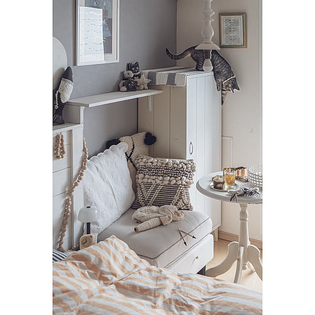 Bedroom,HAY 布団カバー,DIY,寝室,寝室インテリア,キャットステップDIY,インテリア,手作り,handmade,おうちカフェ,IKEA 照明,暮らしを楽しむ,おうち時間,編み物,knitting,猫のいる生活,猫のいる暮らし oliveの部屋