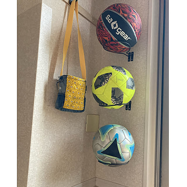 Entrance,サッカーボール収納,サッカーボール,ボール置き,ボール置き場,ボール収納DIY,ボール収納,100均DIY,セリアDIY,セリアアイアンウォールバー,セリアアイアンバー,DIY,玄関diy mi-koriの部屋