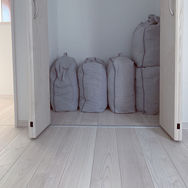 布団収納,Bedroom,ダイソー,クッションに変身する収納袋 Hitomiの部屋