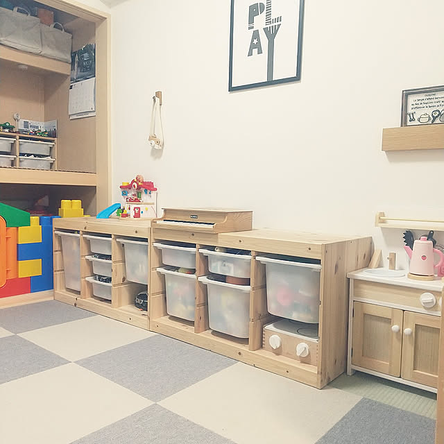 My Shelf,おもちゃ収納,IKEA,トロファスト,押入れキッズスペース,リビング横の和室,車のおもちゃ,見せる収納,マンション暮らし,子供のいる暮らし,秘密基地,レゴ収納,すっきり暮らしたい,男の子の部屋,こどもと暮らす,ニトリ,タイルカーペット,車のおもちゃだらけ,ままごとキッチン,プレイスペース,ピエニコティ,トミカ収納&ディスプレイ,ピエニキッチン,掃除しやすく Sakuraの部屋