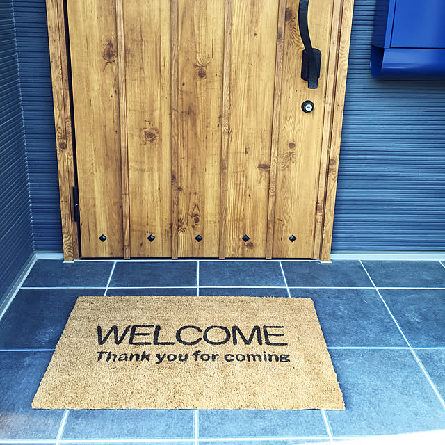 Entrance,マーキュリー,青いポスト,玄関ドア,YKK AP,ネイビー,玄関マット,ニトリ,外観,ケイミュー,新築一戸建て,西海岸インテリアに憧れ中,カリフォルニアインテリアに憧れる,ケイミュー外壁 komaの部屋