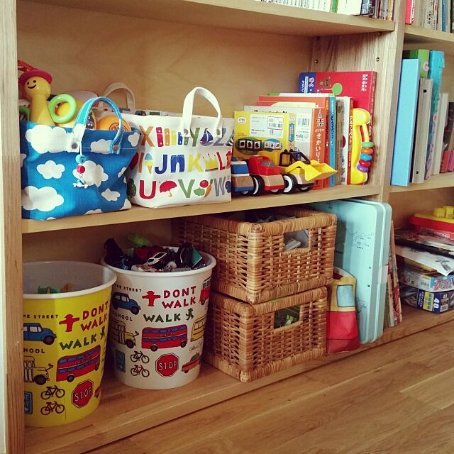 My Shelf,IKEAのおもちゃ,セリアのゴミ箱,トミカ,日本地図パズル yuuuukoの部屋