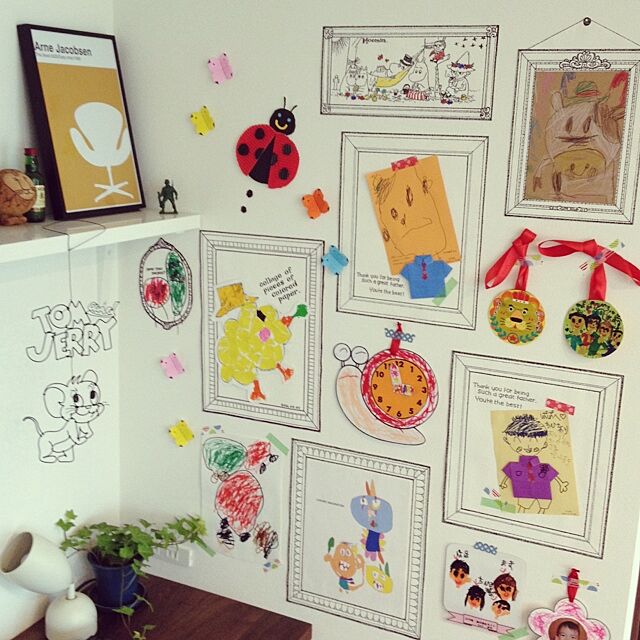 On Walls,手描きの額縁,ワイヤークラフト,IKEA,セリア,子供の絵,こどもの絵 ROOMSの部屋