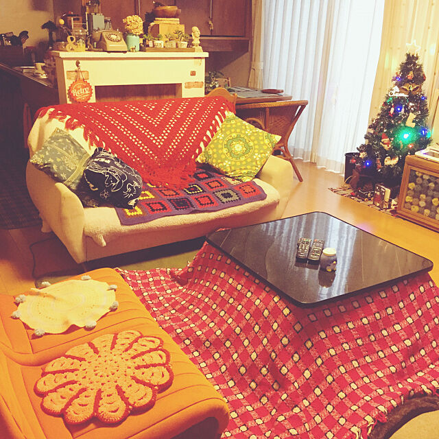 Overview,クリスマスツリー,こたつのある部屋,昭和レトロ,レトロ,モチーフ編み,カラフル bimoの部屋