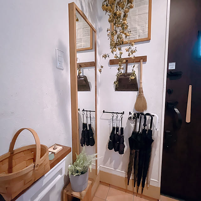 Entrance,家族が使いやすく,100均アイアンバー,浮かせる収納,吊り下げ収納,モッコウバラドライ,傘の置き場所 okkunの部屋