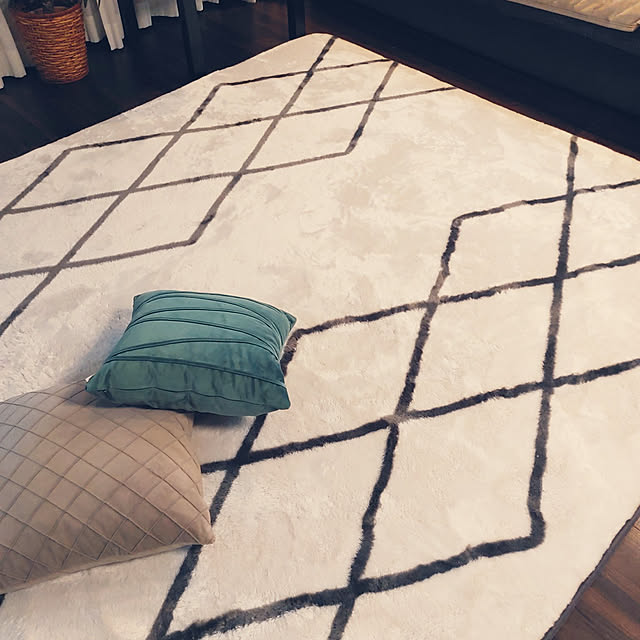 Lounge,買ってよかったもの,しまむらのラグ,ベージュ,グレー tomoko178の部屋