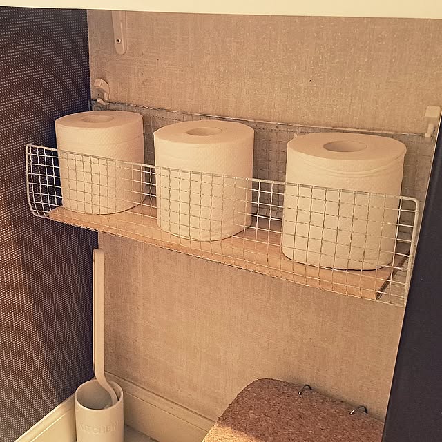 10分でできる,Bathroom,100均,100均リメイク,簡単リメイク,100均アレンジ,簡単DIY,100均DIY,簡単手作り,100均棚,トイレットペーパー収納,トイレットペーパーホルダー,トイレットペーパー見せる収納,トイレットペーパーホルダーdiy,トイレットペーパー置き場,1Fトイレ sakura_3の部屋